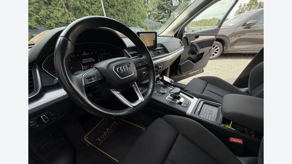 AUDI Q5 -