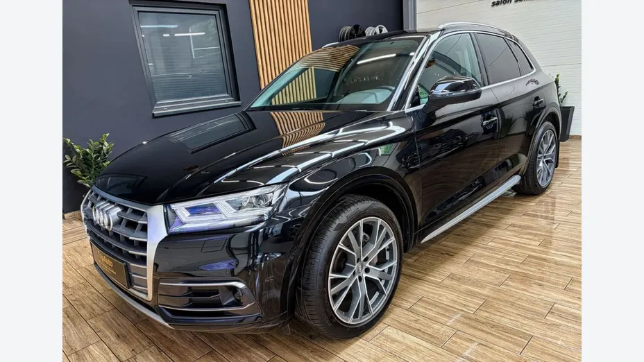 AUDI Q5 -