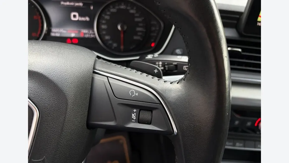 AUDI Q5 -