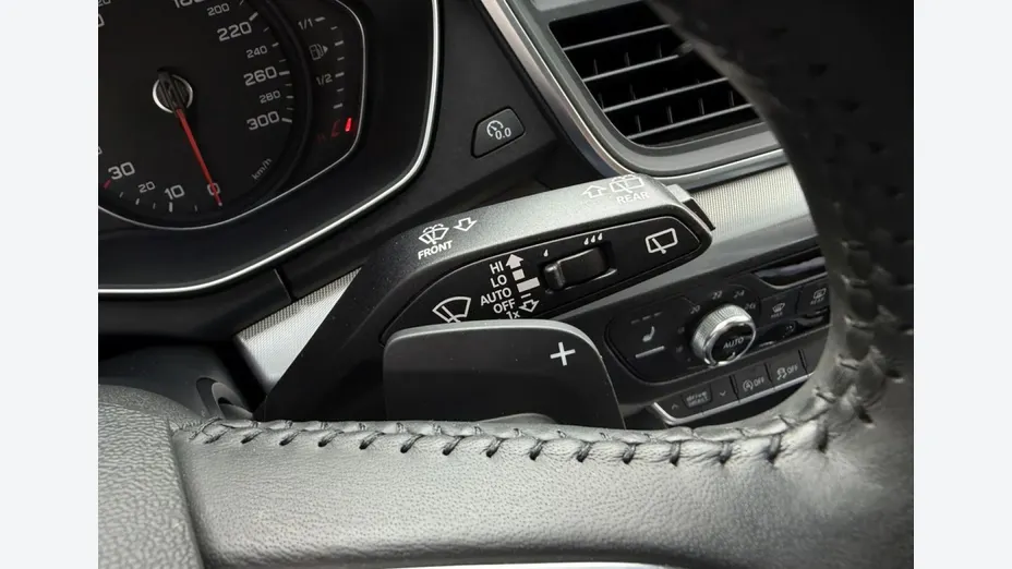 AUDI Q5 -