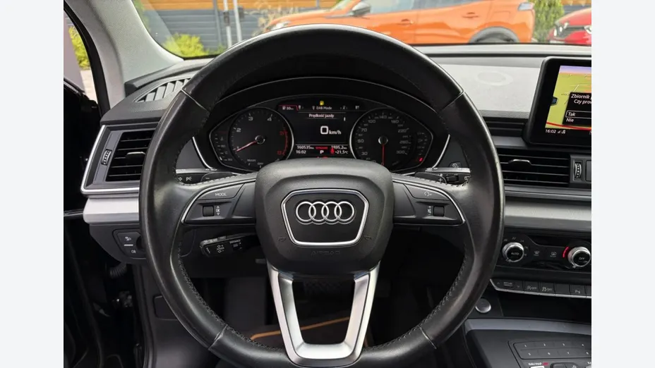 AUDI Q5 -