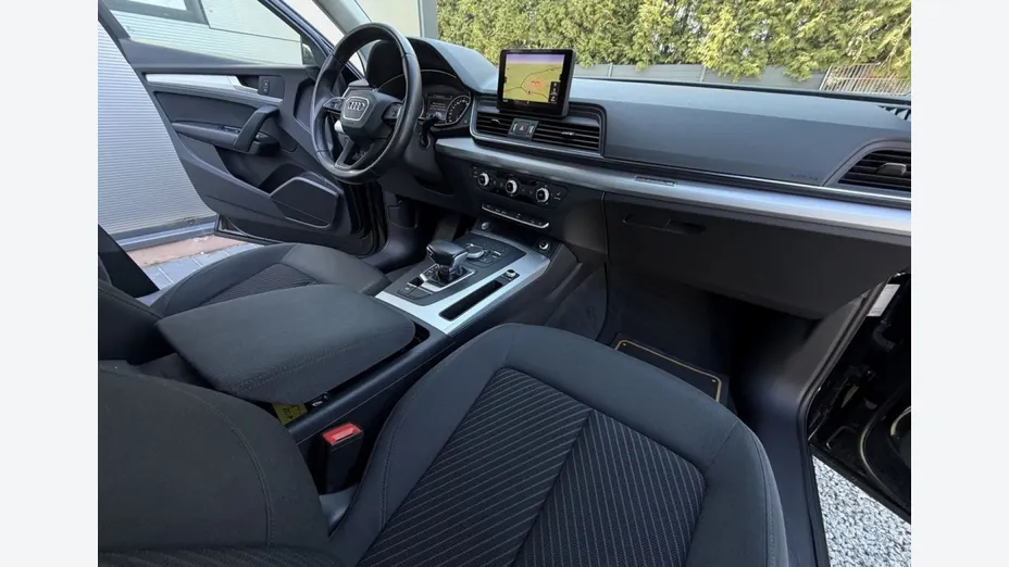 AUDI Q5 -