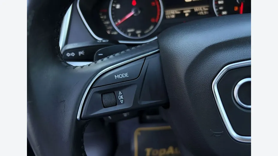 AUDI Q5 -