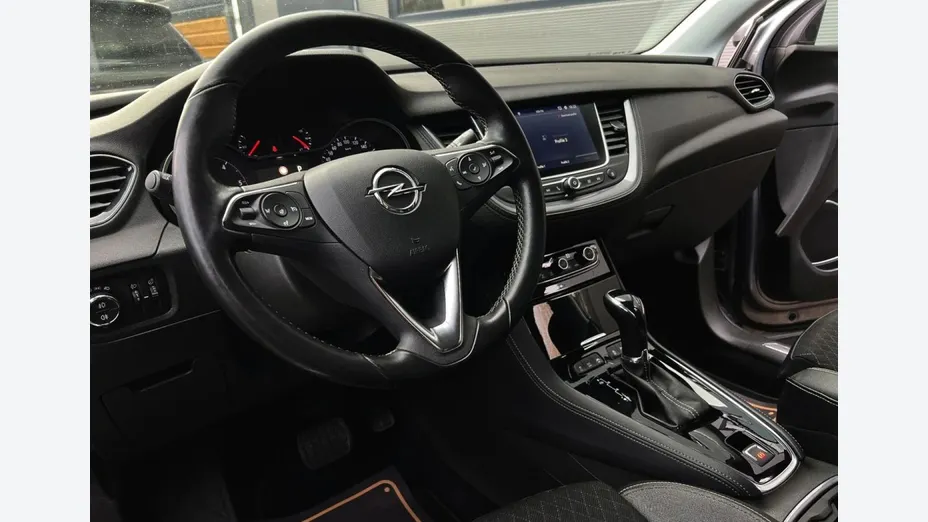 OPEL Grandland X -