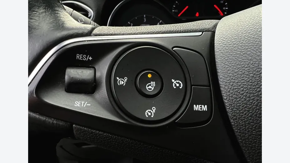 OPEL Grandland X -