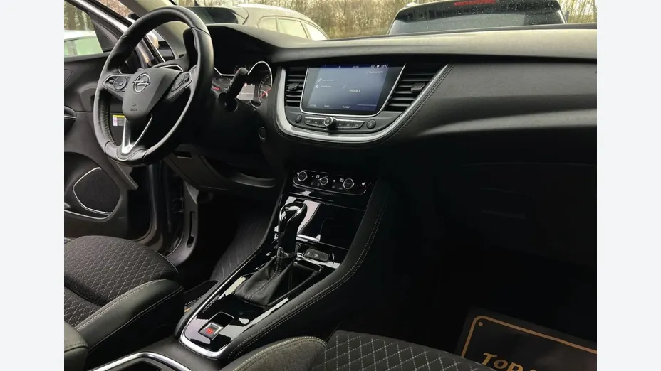 OPEL Grandland X -