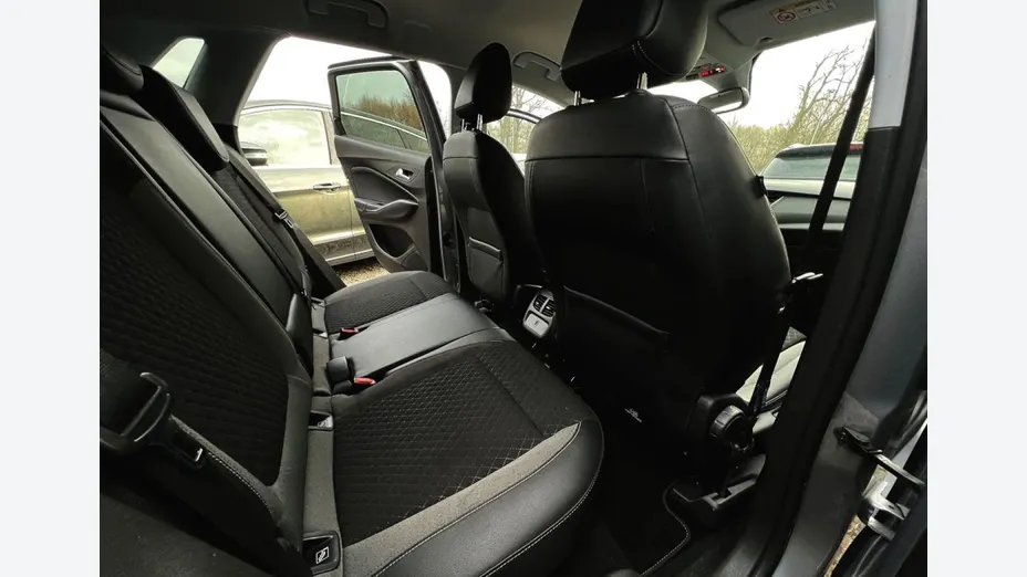 OPEL Grandland X -