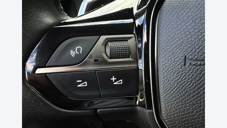 PEUGEOT 2008 -