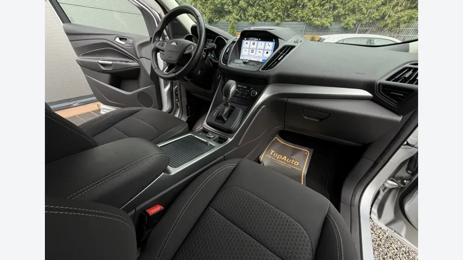 FORD Kuga -