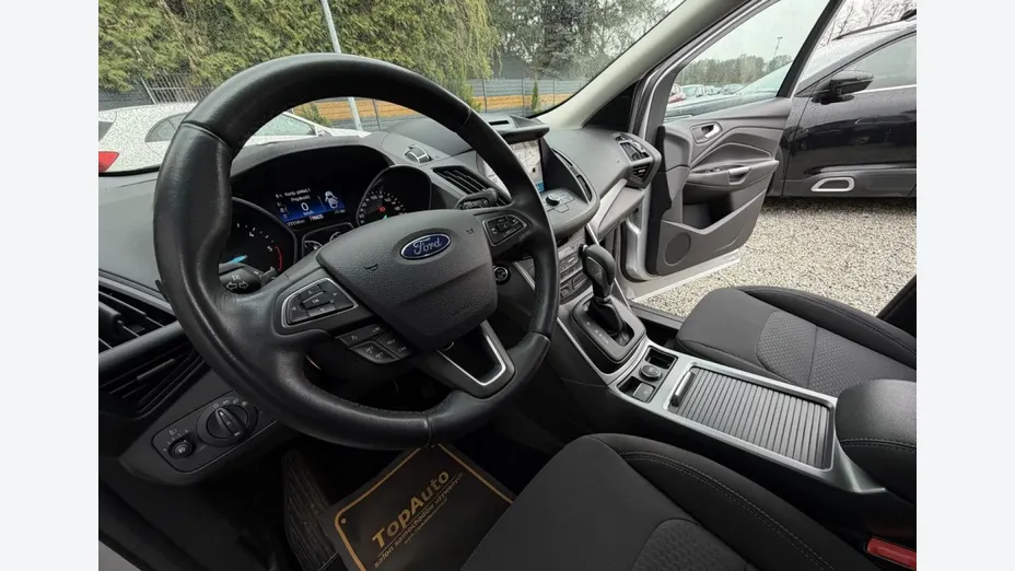 FORD Kuga -