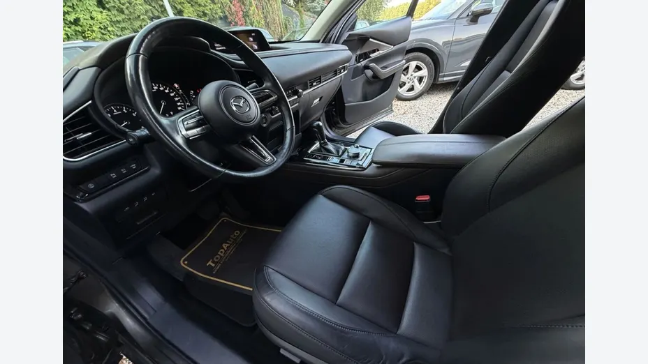 MAZDA CX-30 -