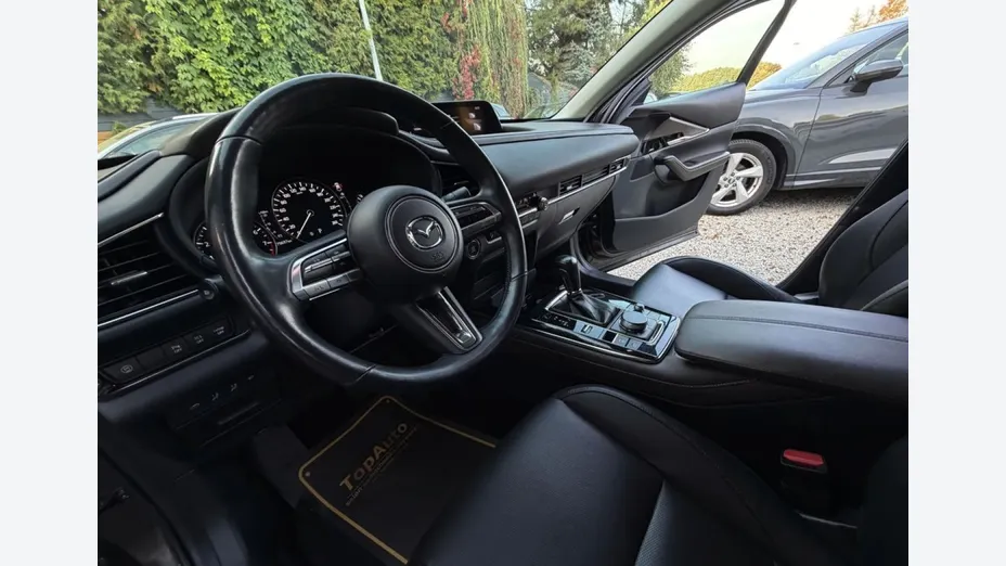 MAZDA CX-30 -