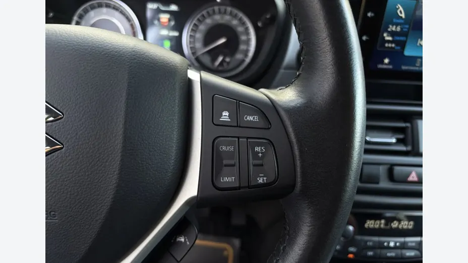SUZUKI SX4 -