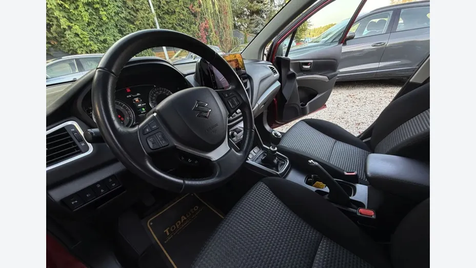 SUZUKI SX4 -