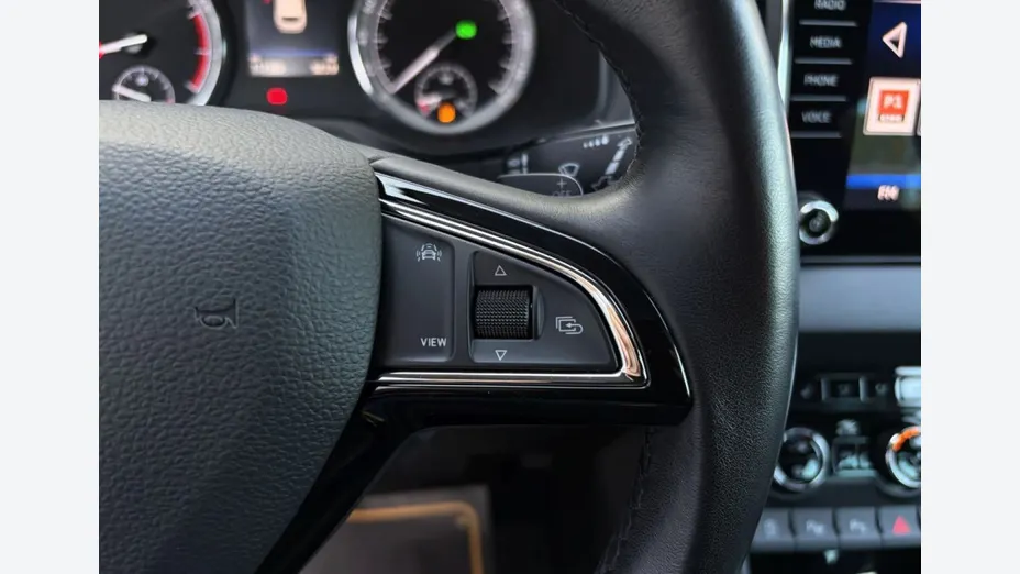 SKODA Karoq -
