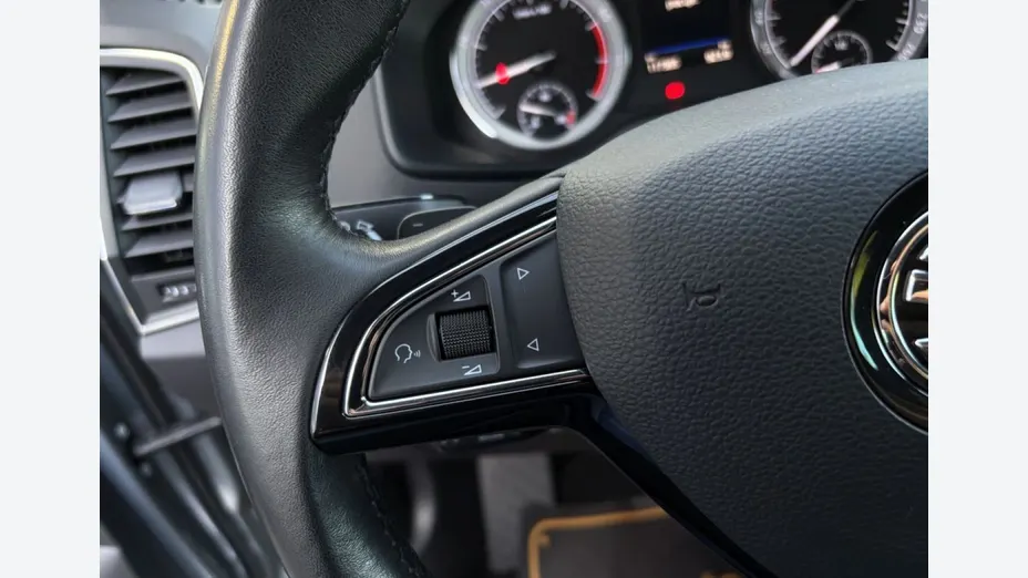 SKODA Karoq -