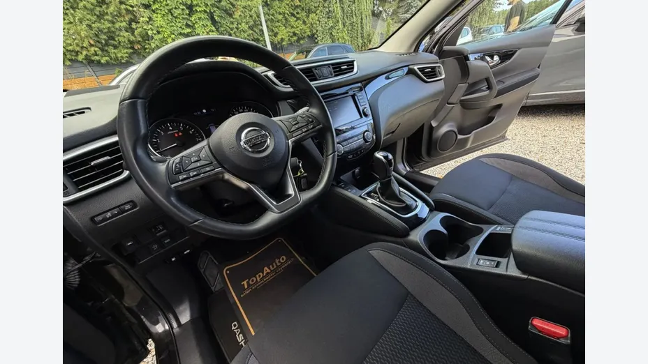 NISSAN Qashqai -