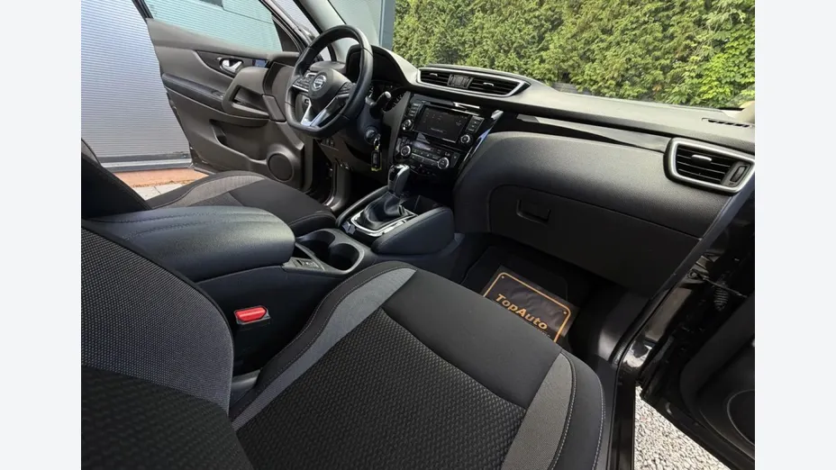NISSAN Qashqai -