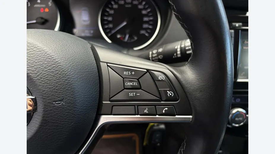 NISSAN Qashqai -