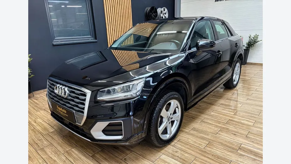 AUDI Q2 -
