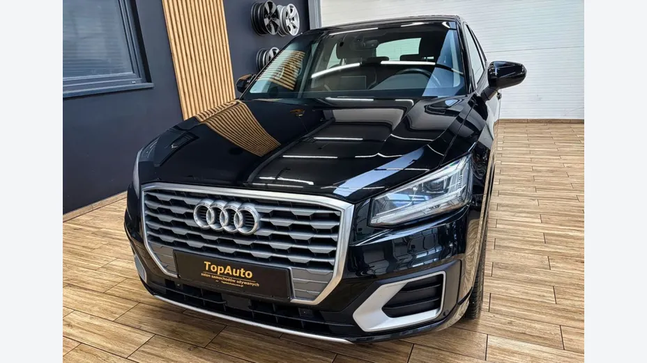 AUDI Q2 -