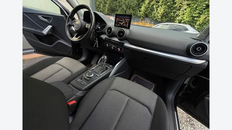 AUDI Q2 -