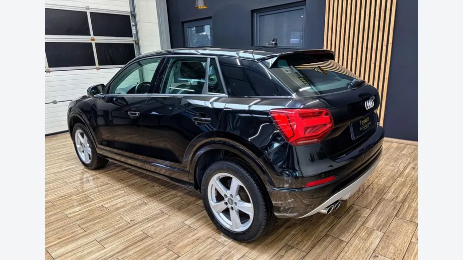 AUDI Q2 -
