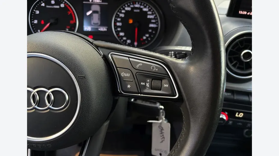 AUDI Q2 -
