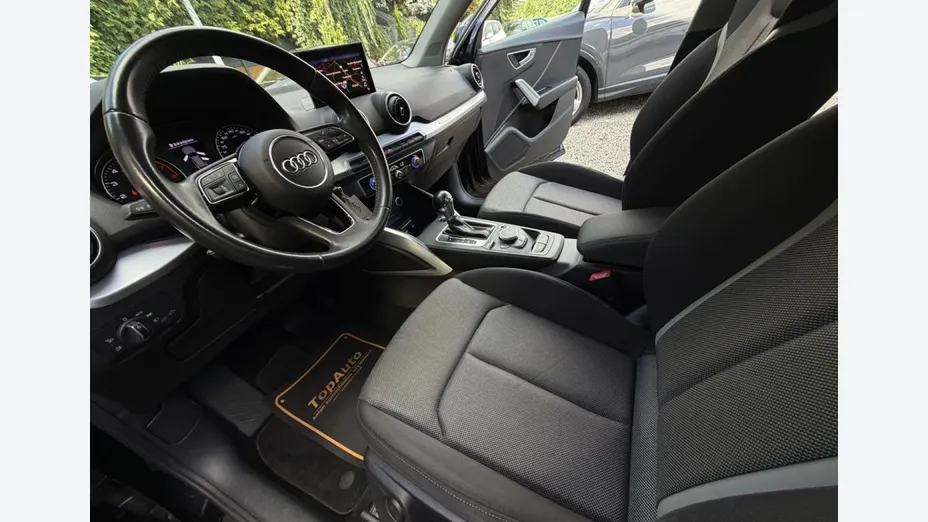 AUDI Q2 -