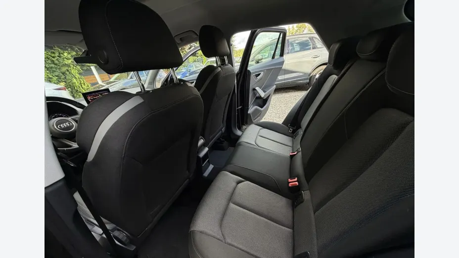 AUDI Q2 -