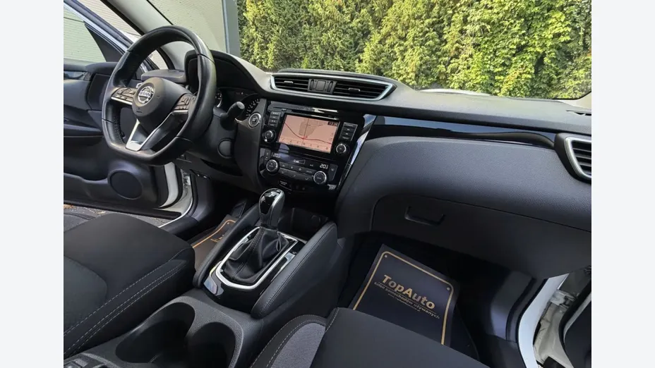 NISSAN Qashqai -