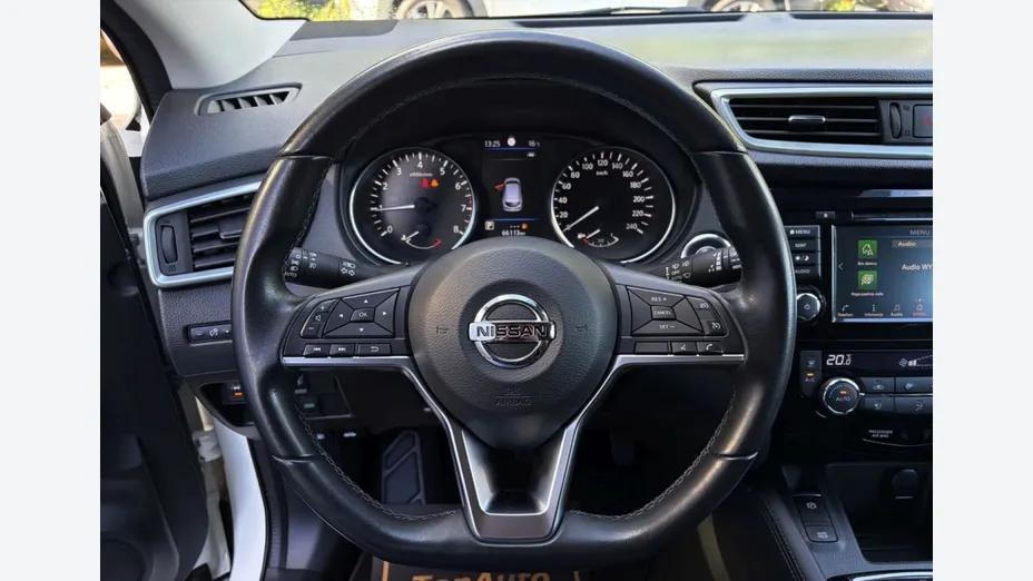 NISSAN Qashqai -