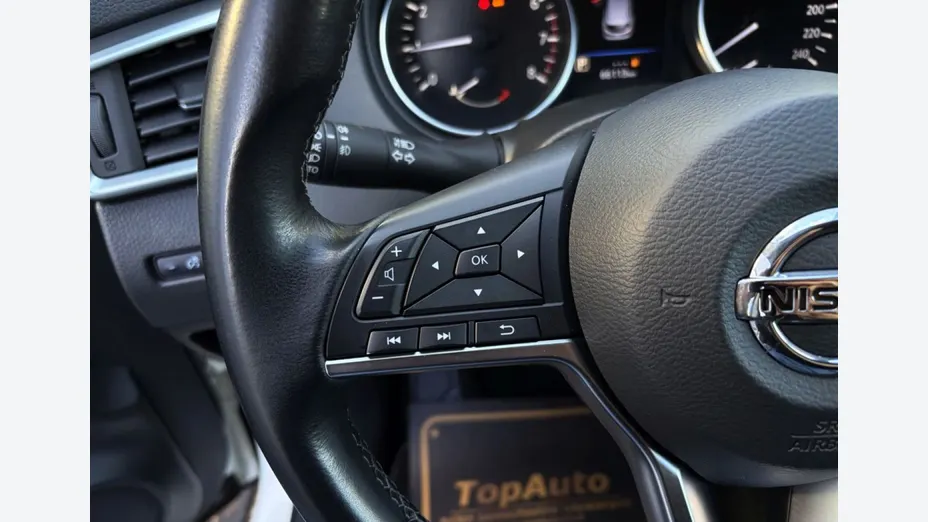 NISSAN Qashqai -