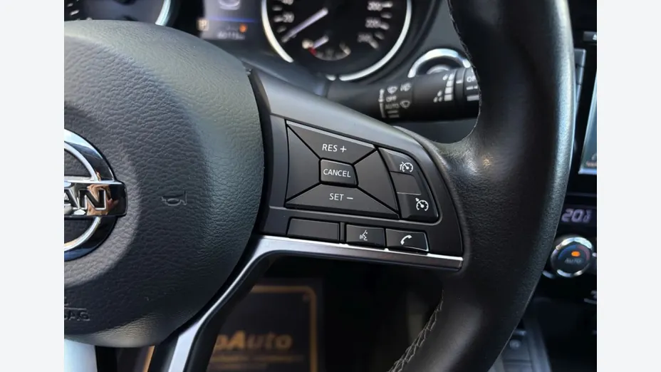 NISSAN Qashqai -