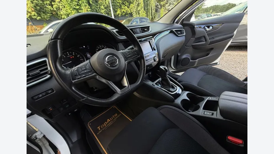 NISSAN Qashqai -