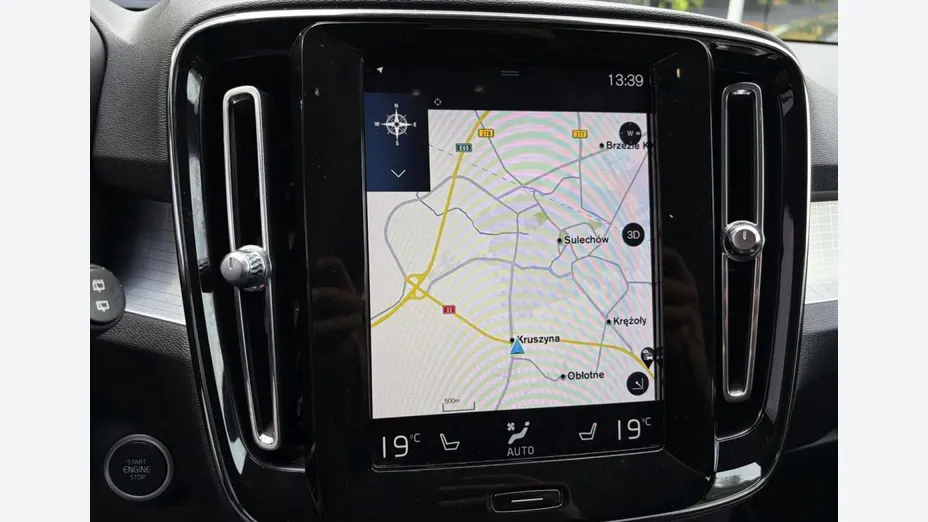 VOLVO XC40 -