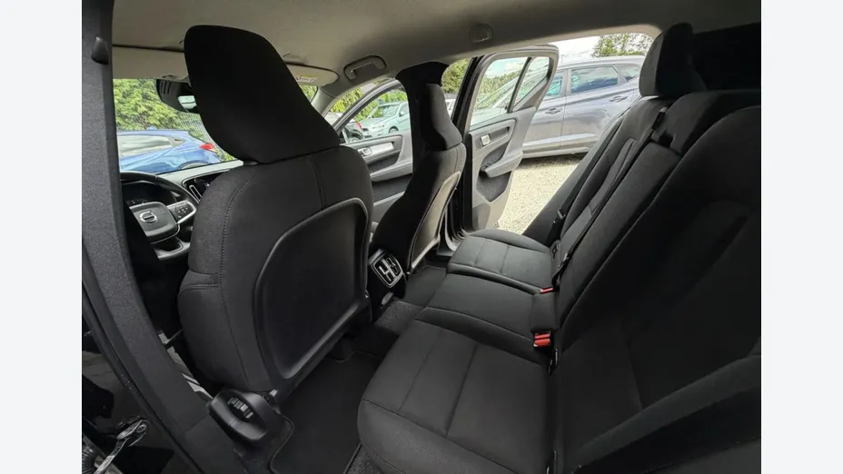 VOLVO XC40 -