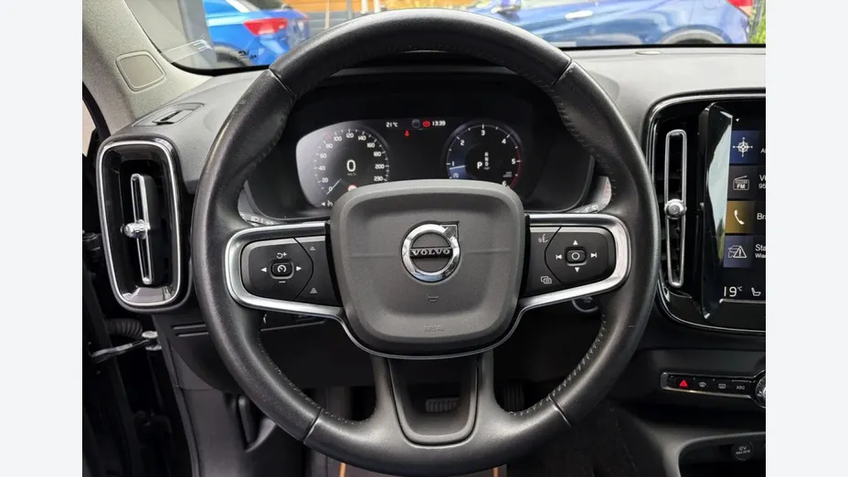 VOLVO XC40 -