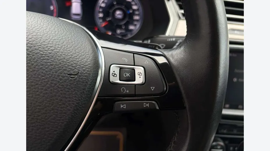 VOLKSWAGEN Passat -