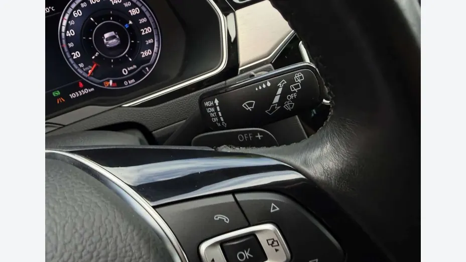 VOLKSWAGEN Passat -