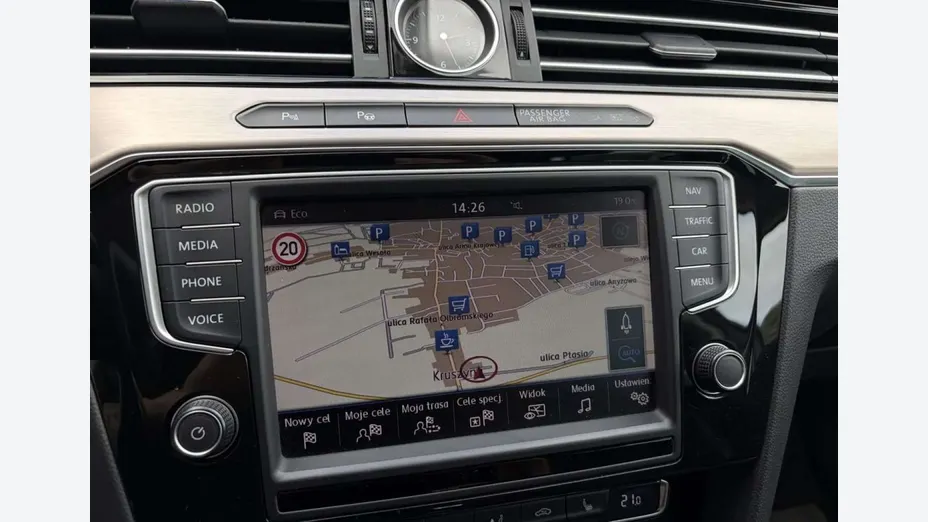 VOLKSWAGEN Passat -