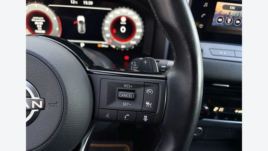 NISSAN Qashqai -