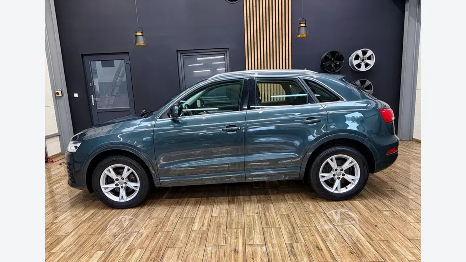 AUDI Q3 -