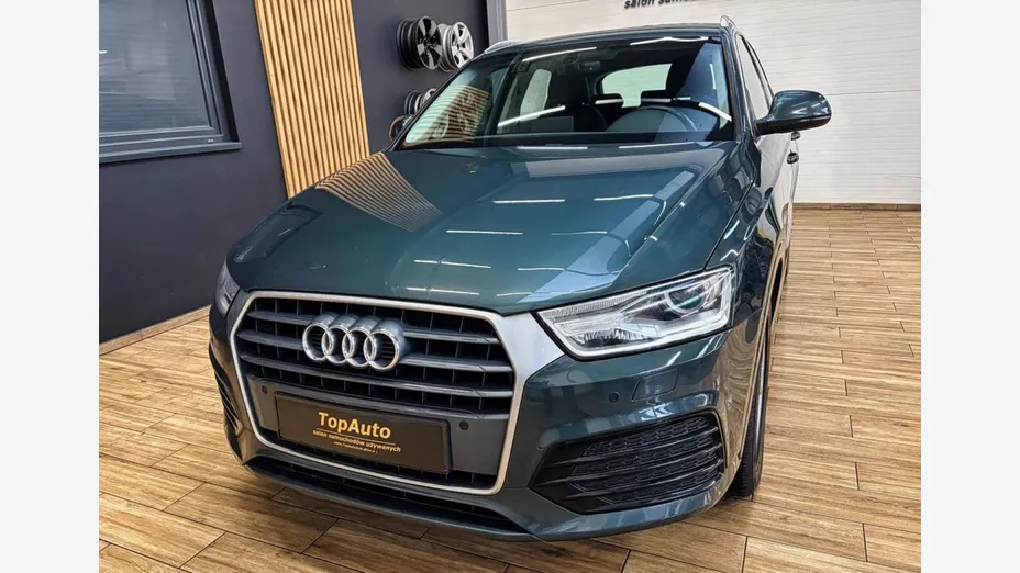 AUDI Q3 -