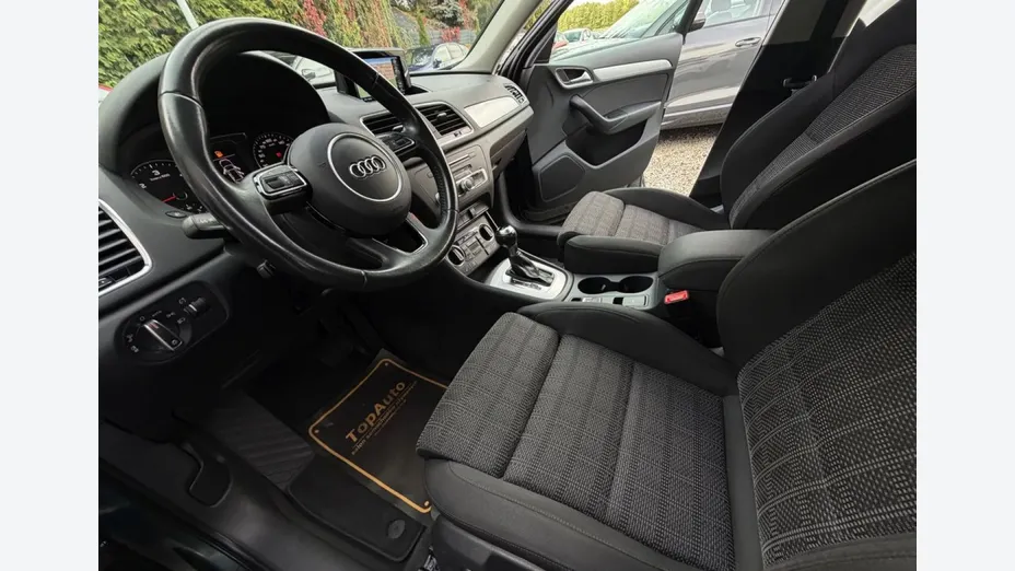 AUDI Q3 -