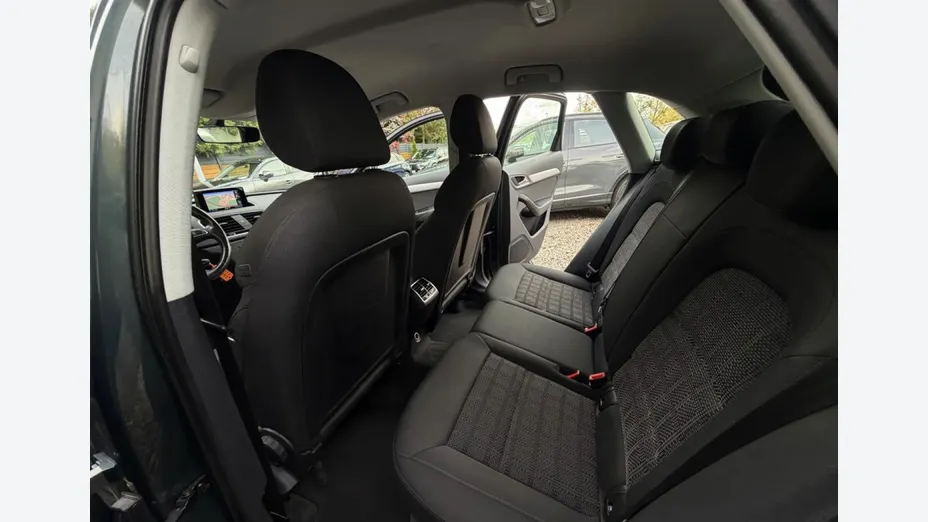 AUDI Q3 -