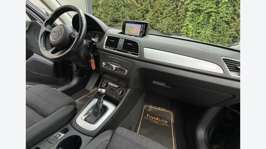 AUDI Q3 -