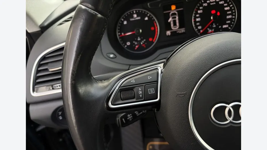 AUDI Q3 -