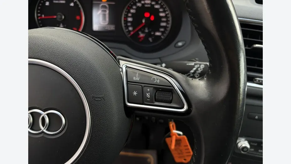 AUDI Q3 -