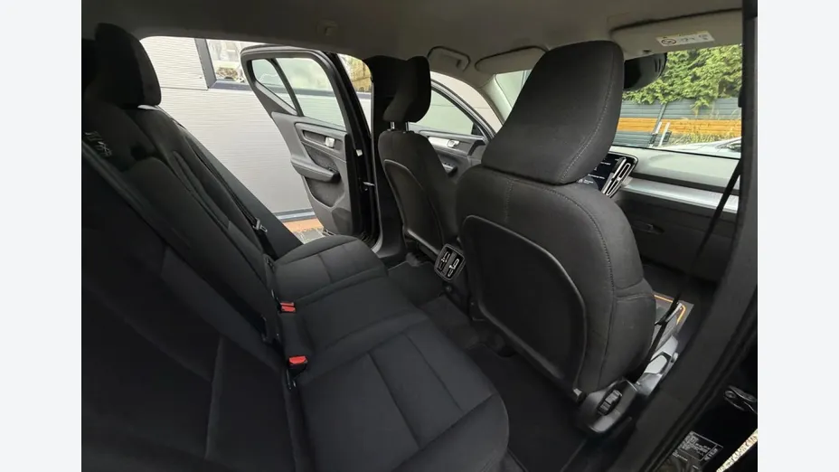 VOLVO XC40 -